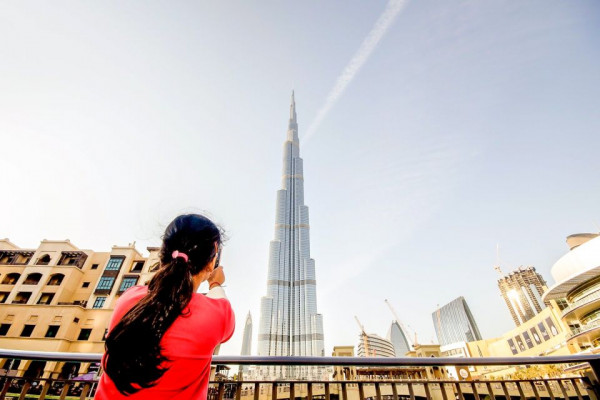 Combo Package: Burj Khalifa At the Top and Dubai Aquarium with Sharing Transfer