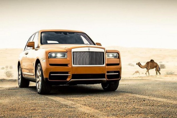 Premium Desert Safari with BBQ Dinner on Private 4x4 Jeep