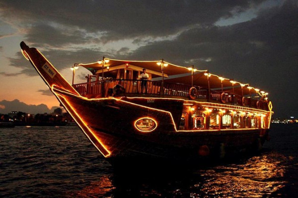 Dubai Dhow Cruise at Creek with Dinner with Private Transfer