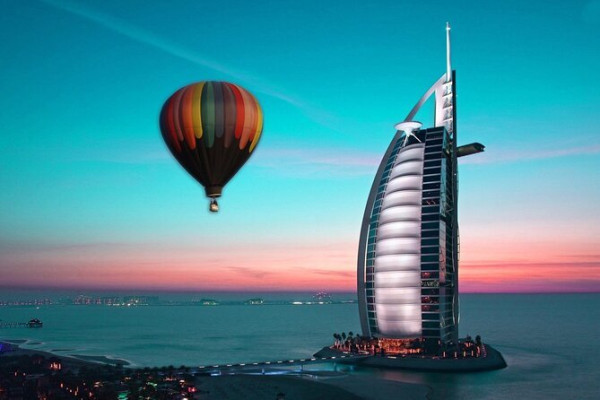 Luxury Dubai Hot Air Balloon Ride with Private Transfer